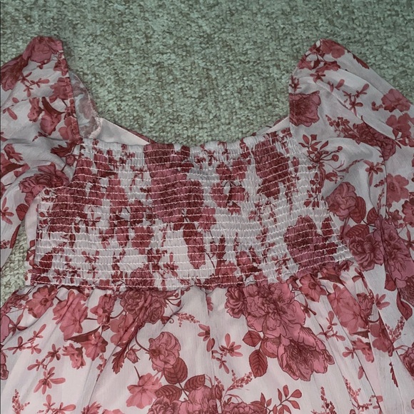 Pink Lily Floral Pink and White SweetHeart Neckline Woven Dress - Picture 5 of 6